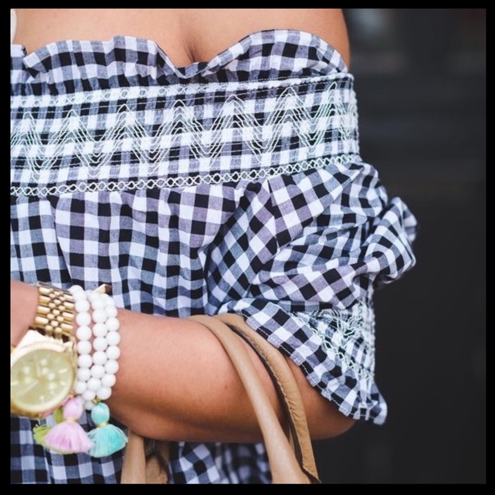 TRENDY TOPS STYLE MYSTERY BOX (3 ITEMS)